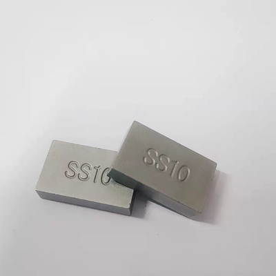 Conductivité thermique 90-110 W/m·K Bandes de carbure de tungstène avec finition de surface poli